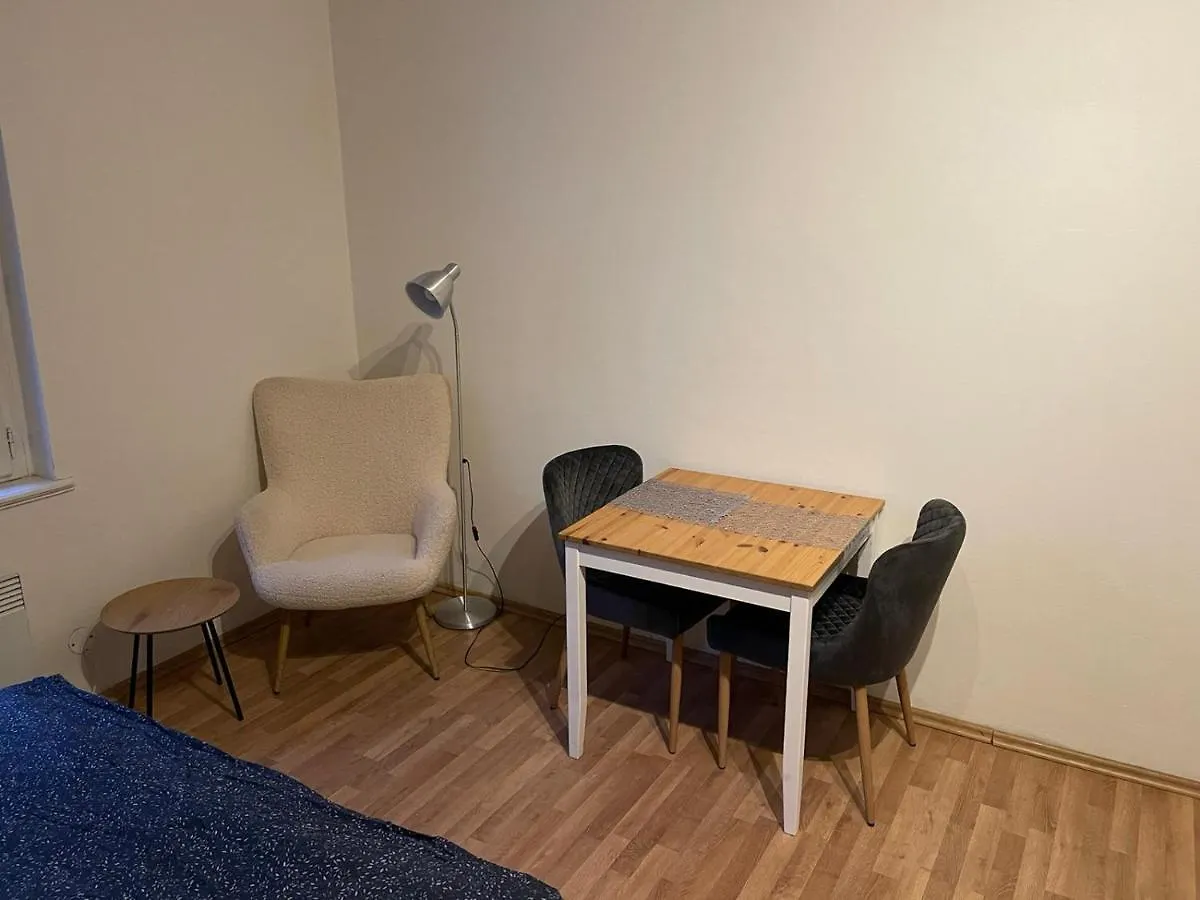 Sunlit Apartment Close To City Center Praha